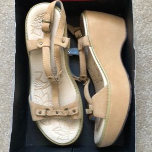 Women’s shoes size 7.5